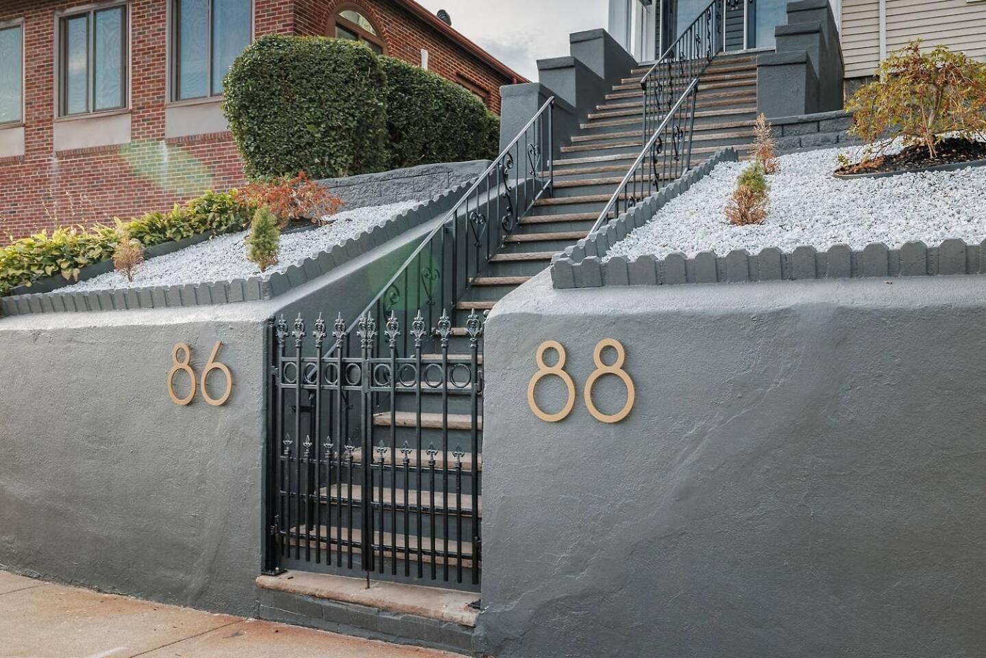 Luxury Designer 2br With Sunroom Apartment *