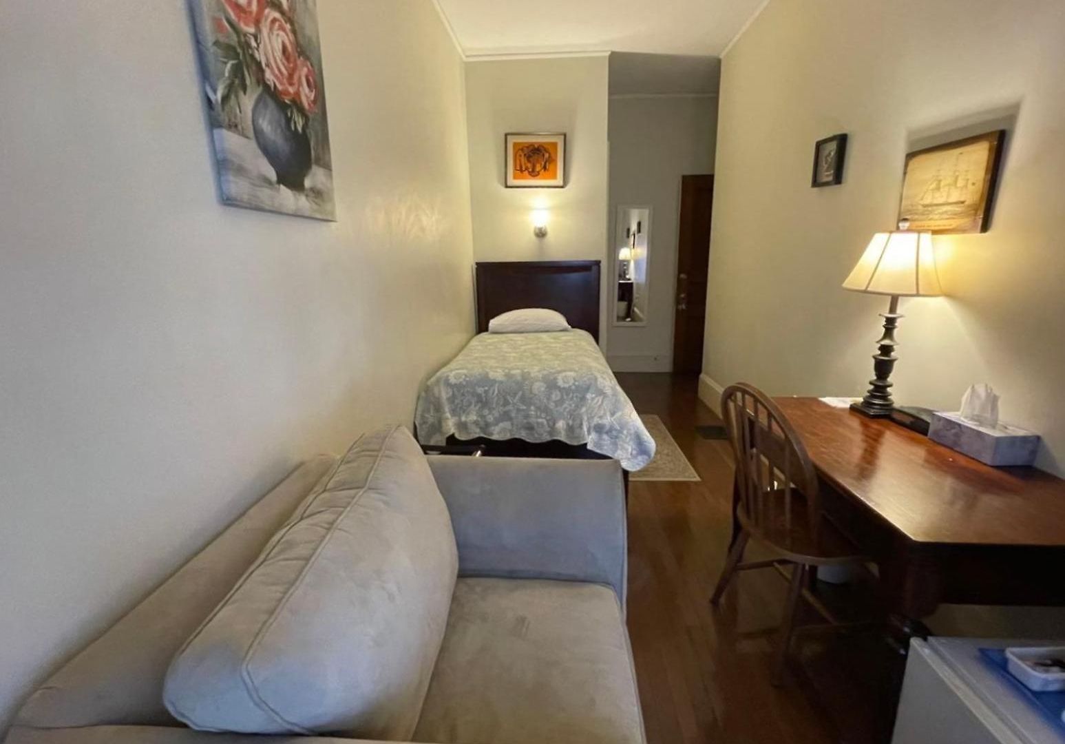 Fenway Park Brownstone Homestay *