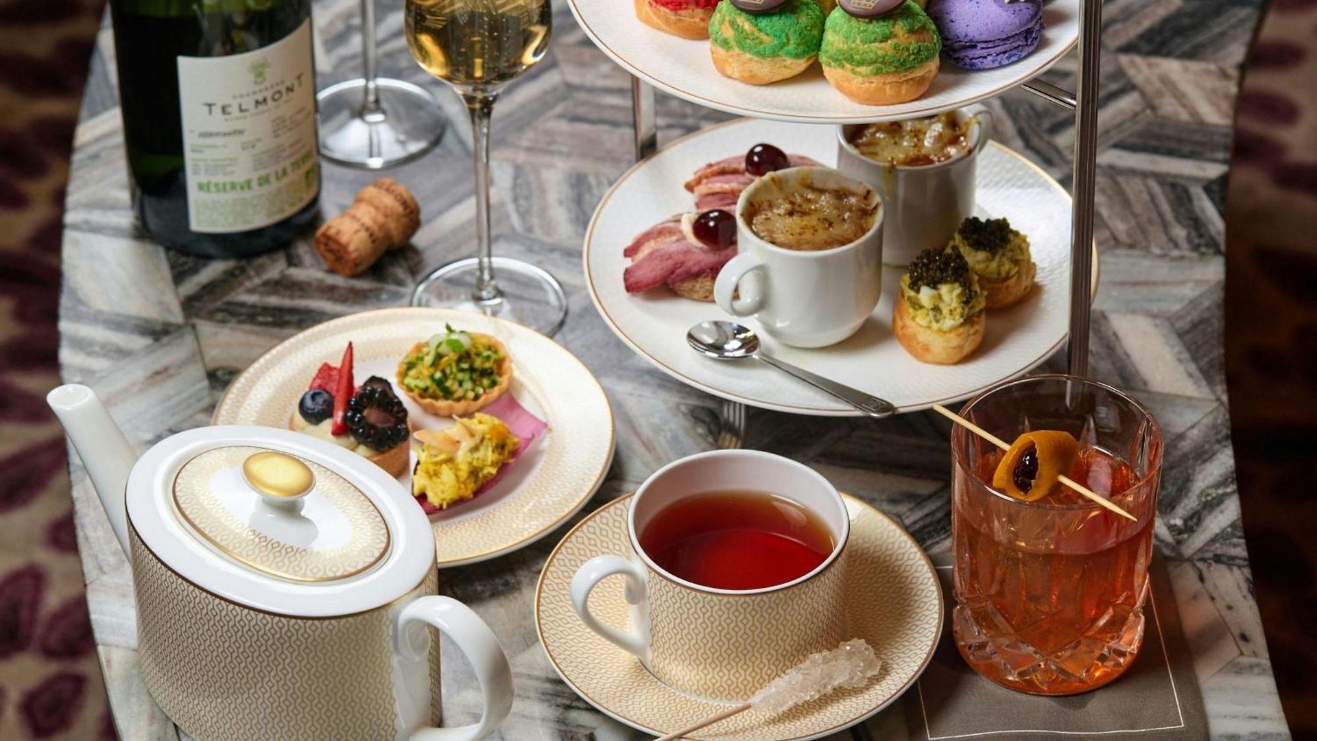 The Ritz-carlton, Hotel
