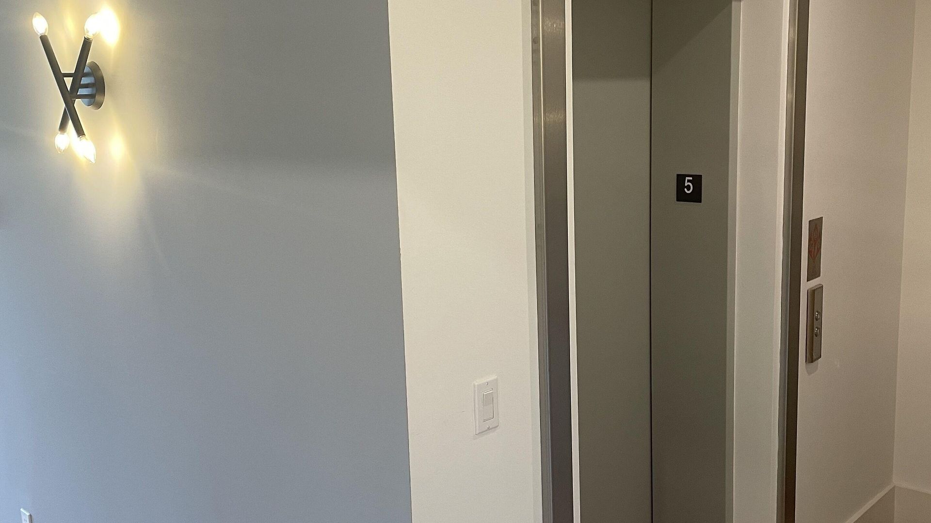 The Monty Apartment *