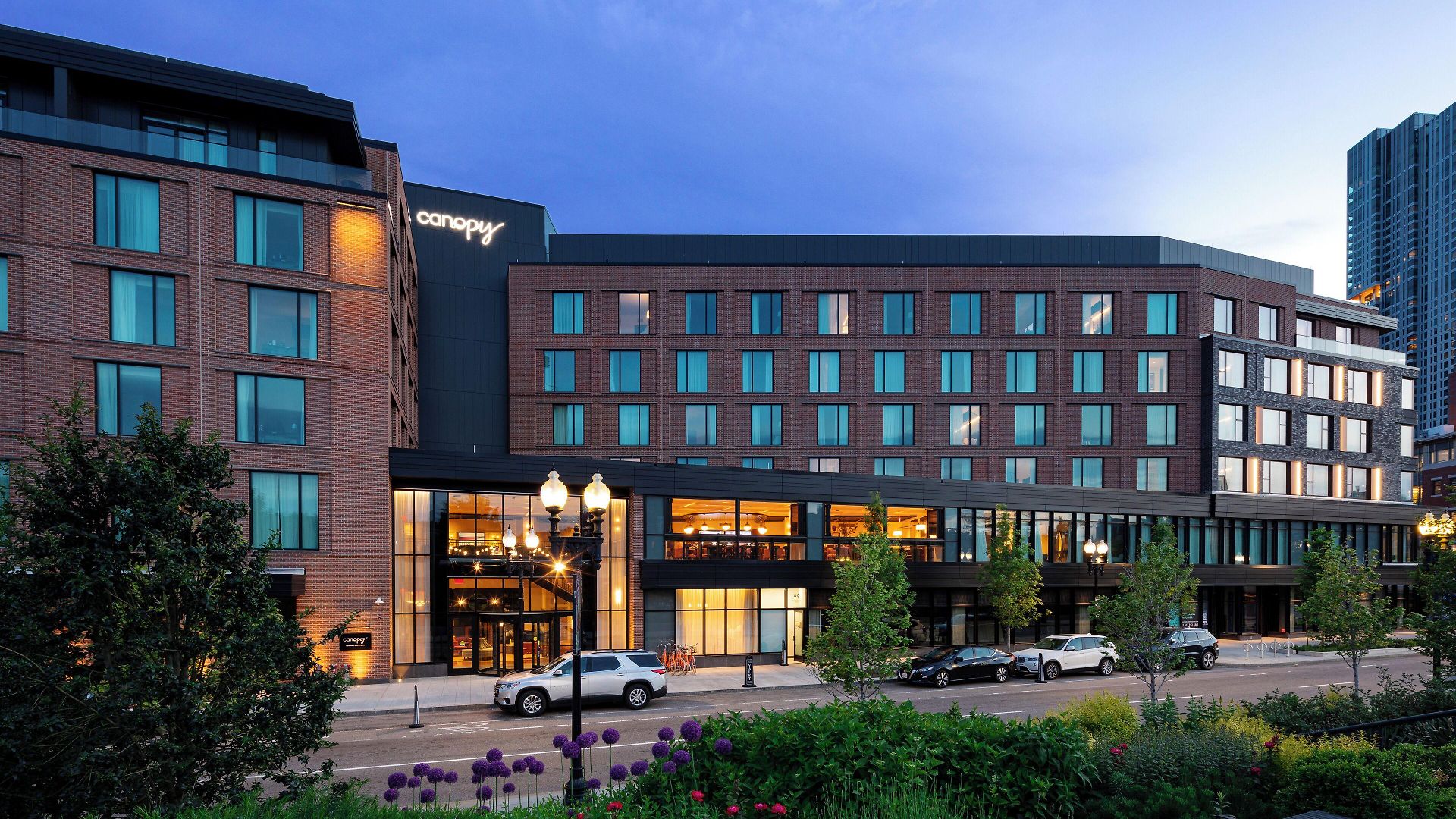 Canopy By Hilton Downtown 4*