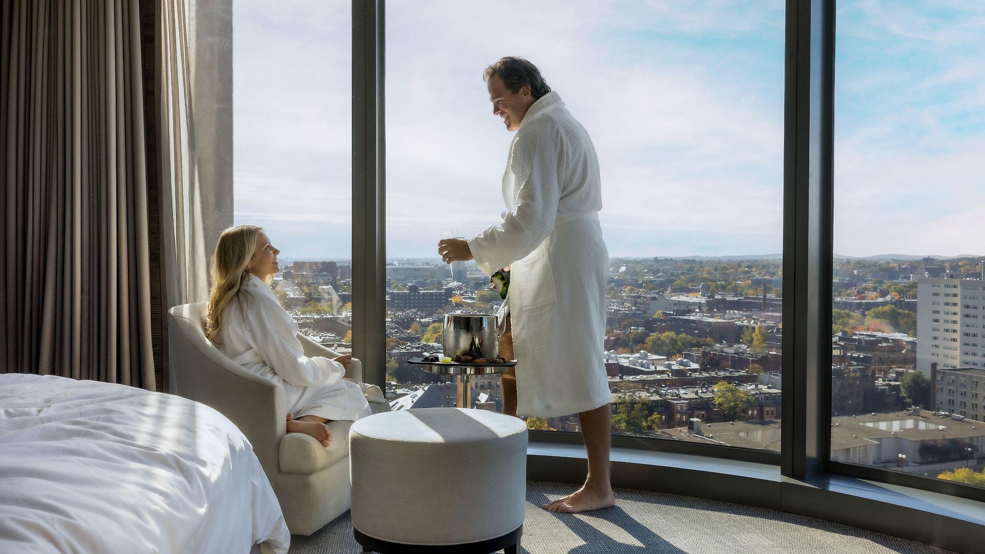 Four Seasons One Dalton Street, 5* Boston
