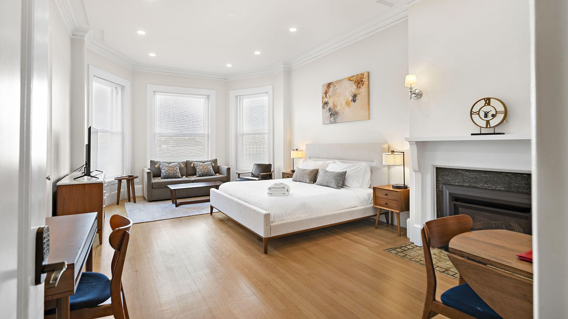 The Gryphon House Bed & Breakfast