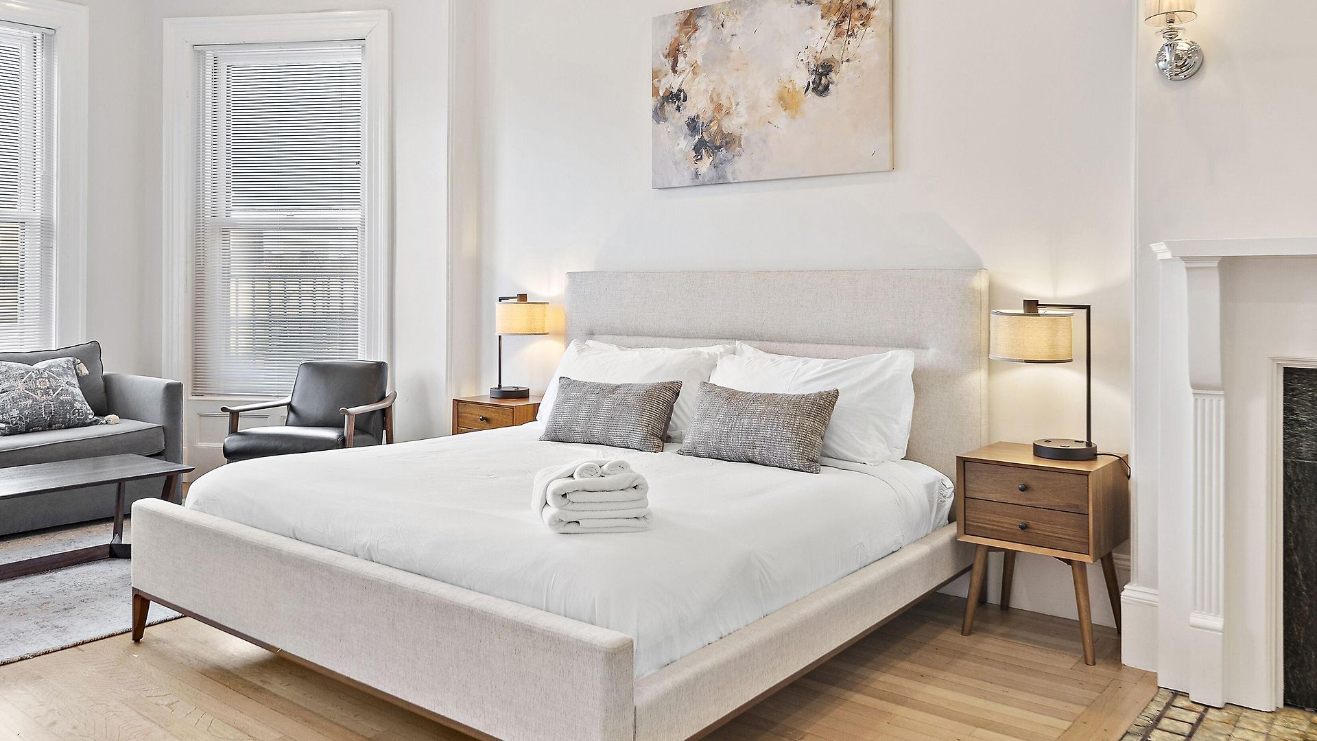 The Gryphon House Bed & Breakfast Boston