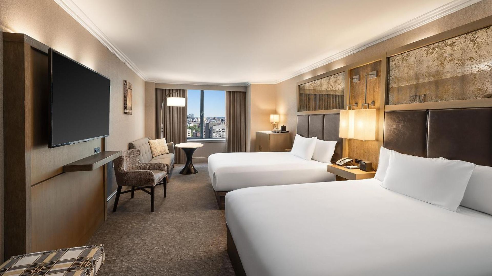 Hyatt Regency Hotel 4*
