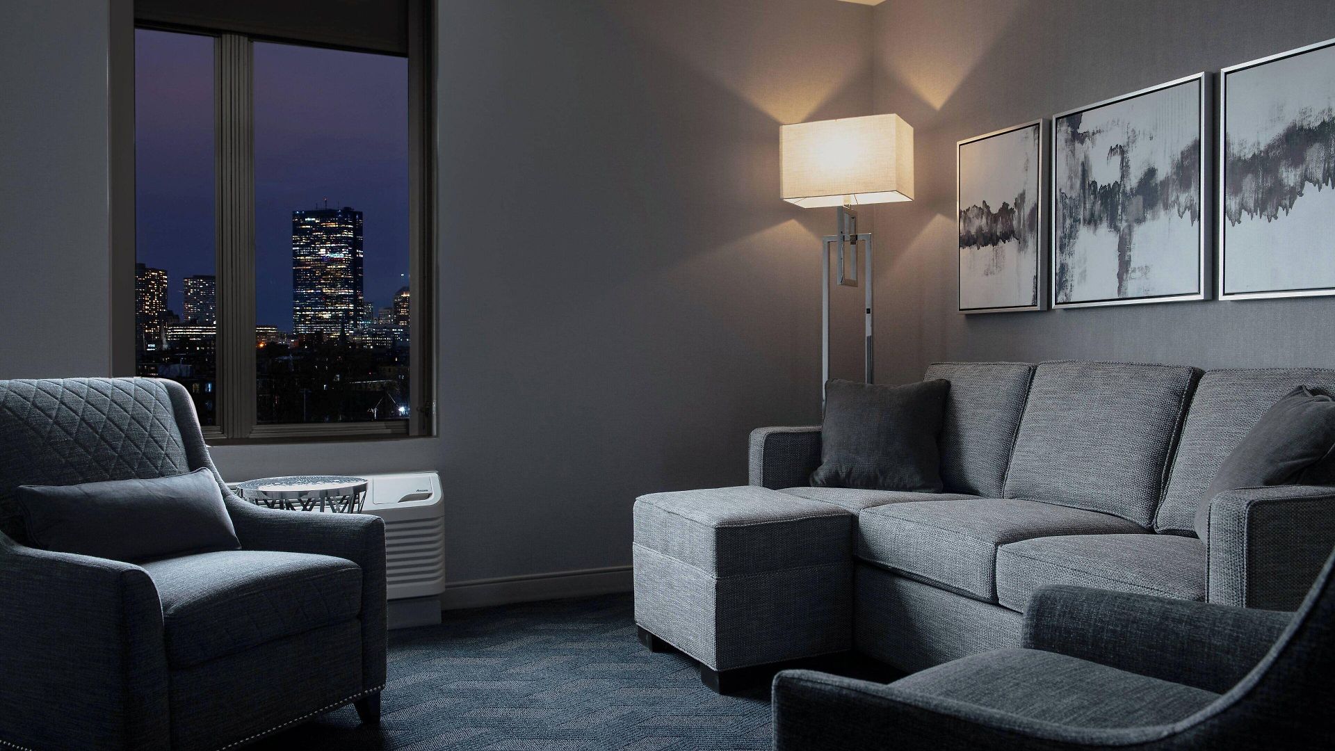 Downtown/south End Hotel 3*
