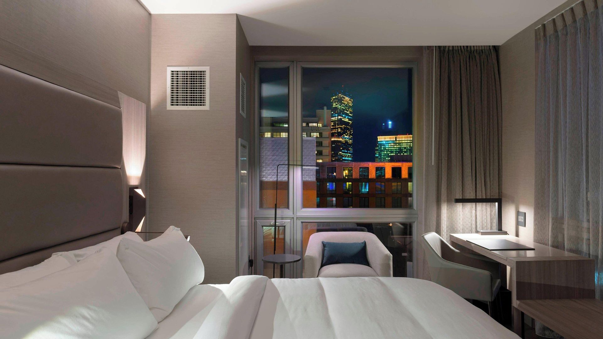 Hotel Ac By Marriott Downtown