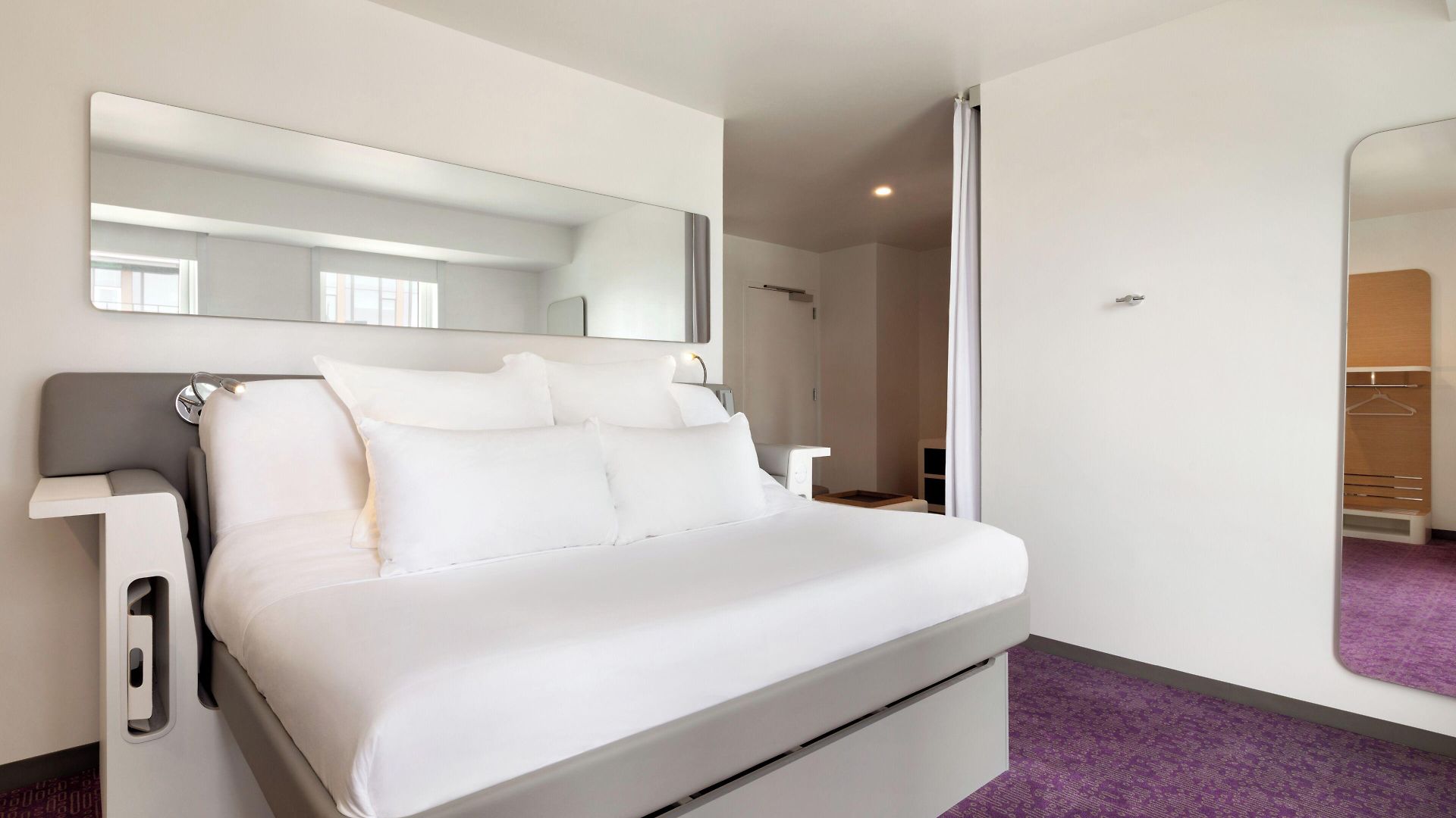 Yotel Hotel 4*