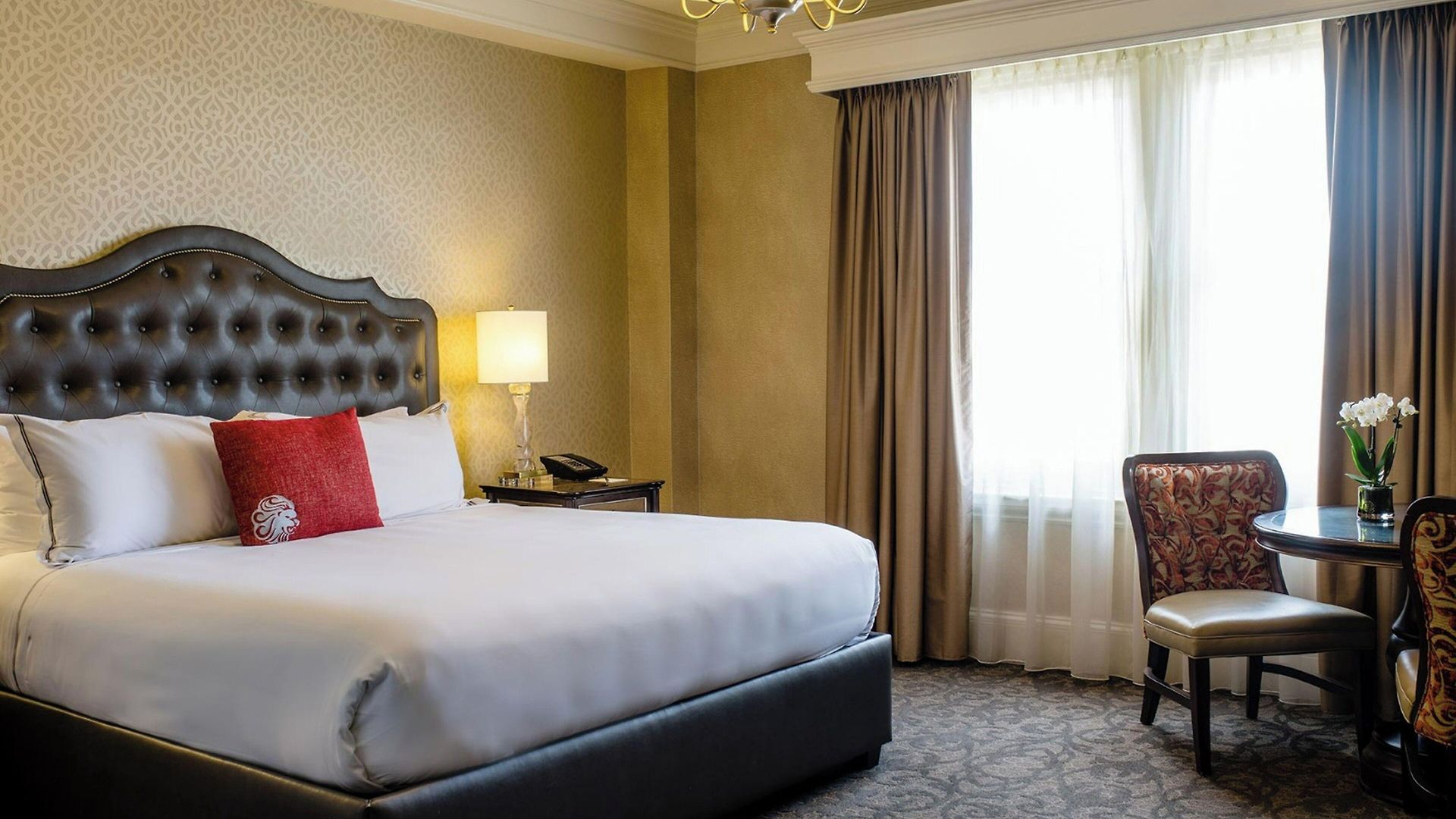 The Lenox Hotel 4*