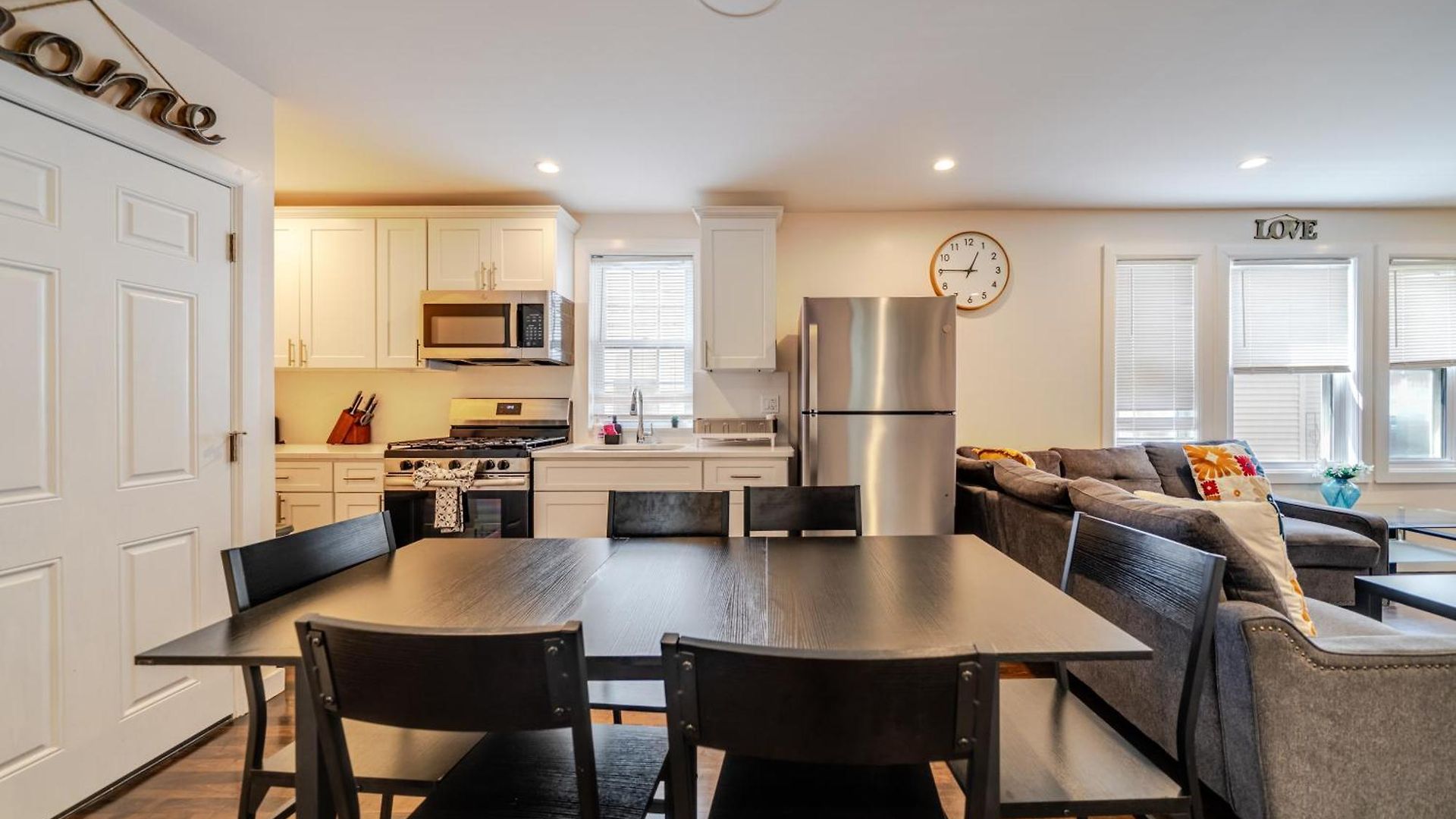 Stylish 4br Boston, Pet-friendly Near Savin Hill, I-93 & Red Line 30-1 Apartment Boston