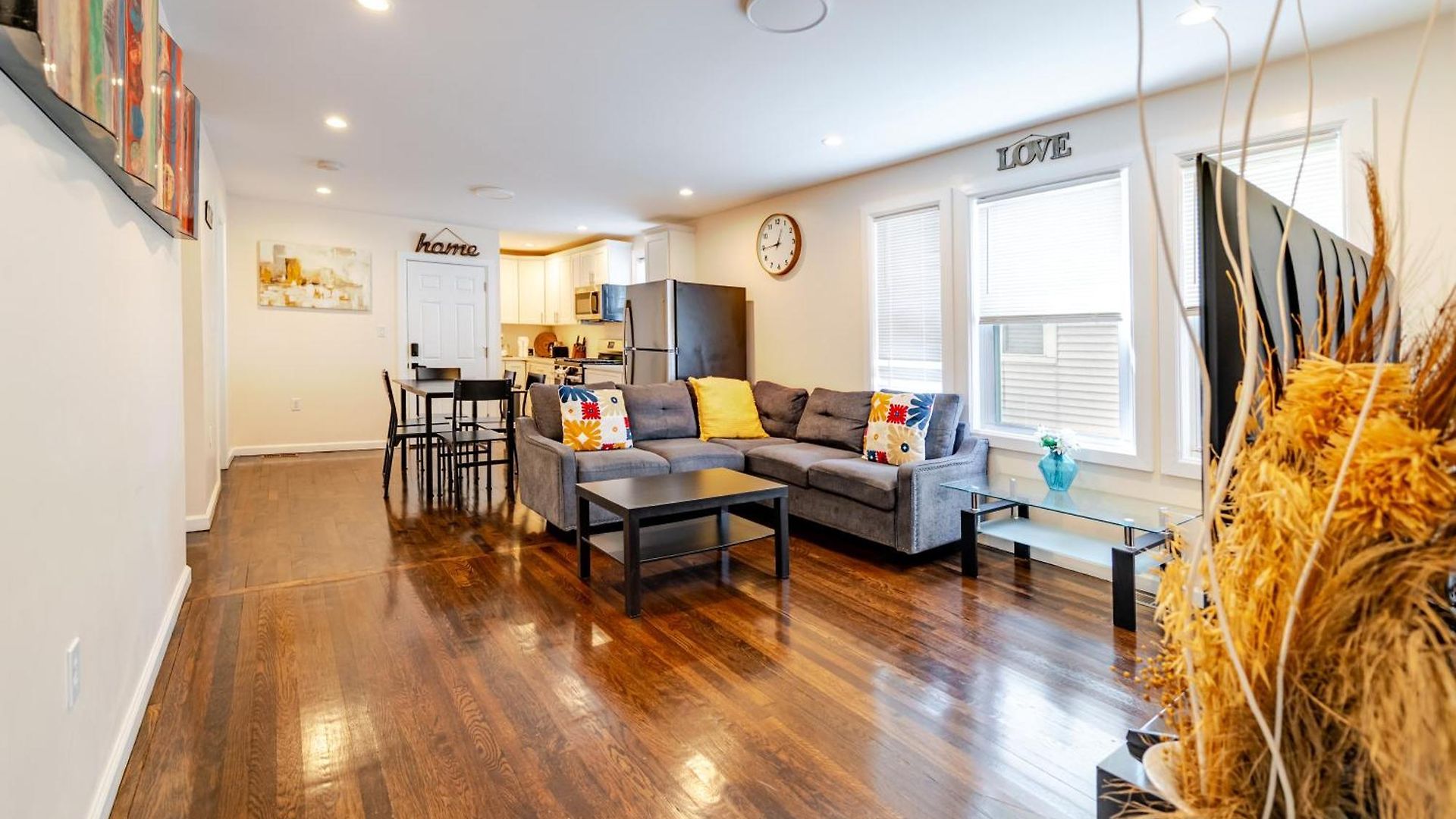 Stylish 4br Boston, Pet-friendly Near Savin Hill, I-93 & Red Line 30-1 Apartment *