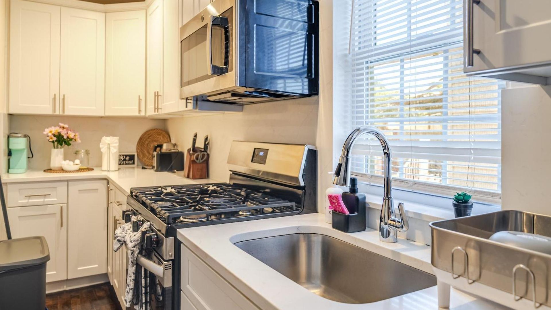 Stylish 4br Boston, Pet-friendly Near Savin Hill, I-93 & Red Line 30-1 * Boston