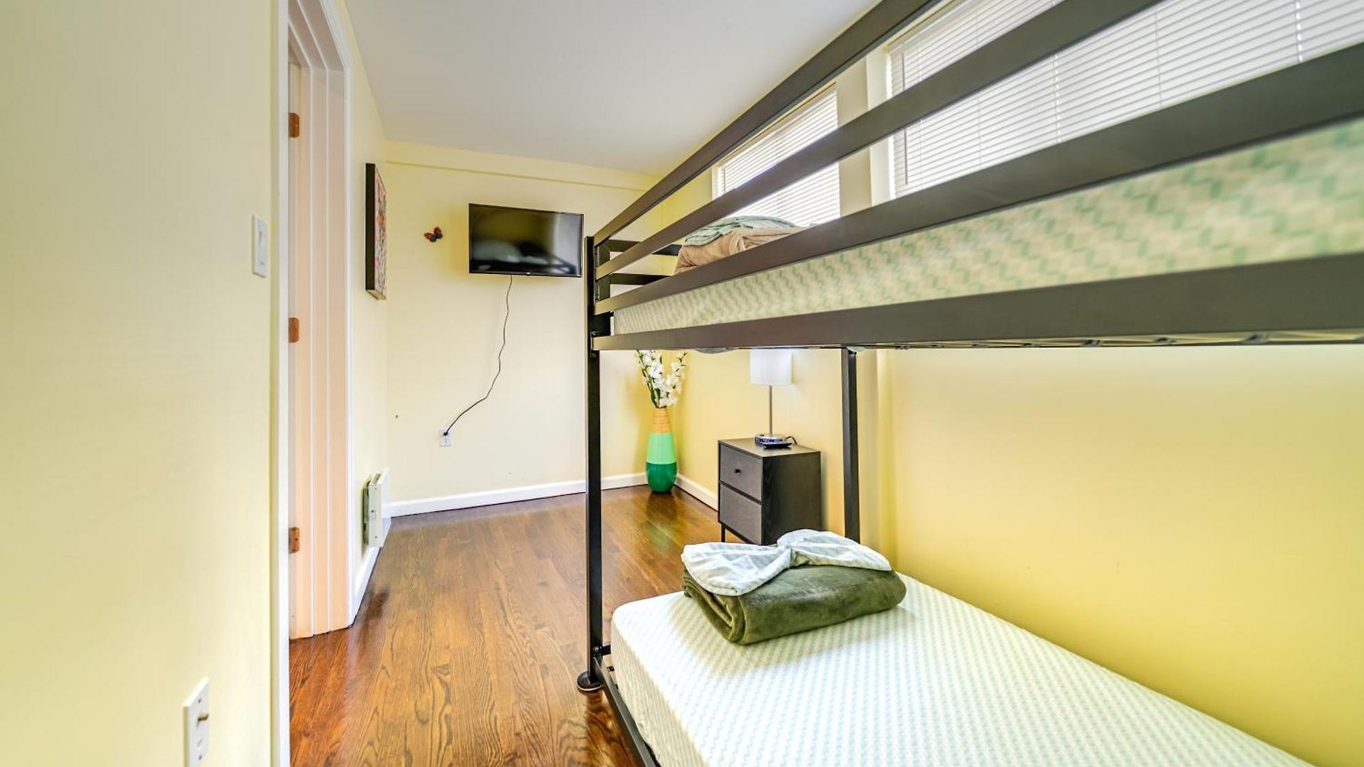 Stylish 4br Boston, Pet-friendly Near Savin Hill, I-93 & Red Line 30-1 * Boston