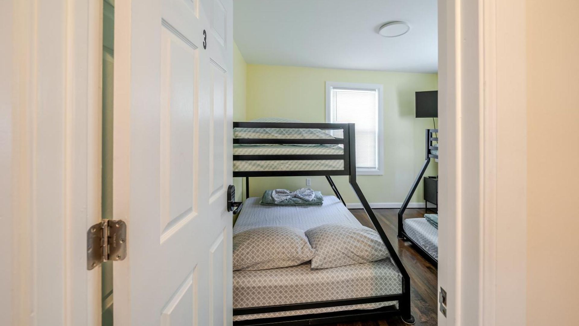 Stylish 4br Boston, Pet-friendly Near Savin Hill, I-93 & Red Line 30-1 Boston