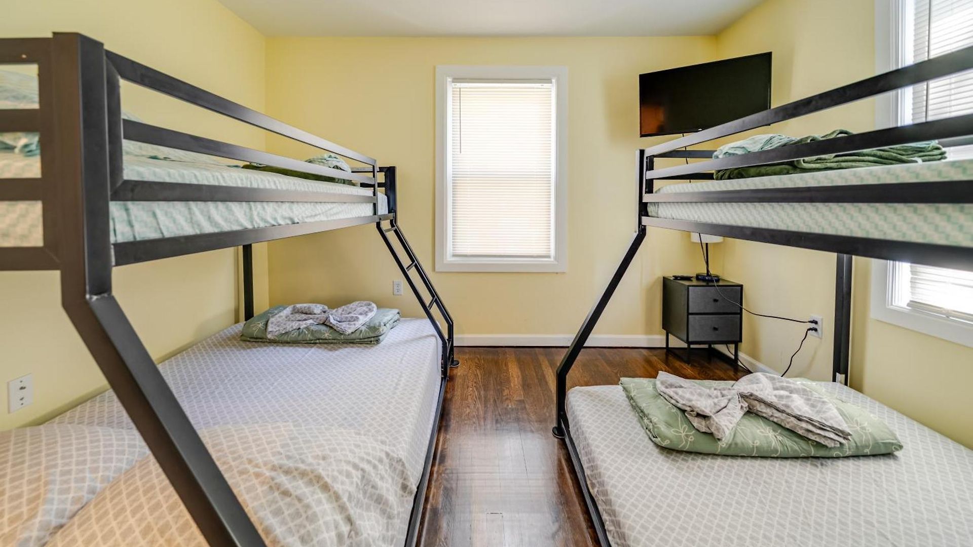Stylish 4br Boston, Pet-friendly Near Savin Hill, I-93 & Red Line 30-1 Apartment Boston