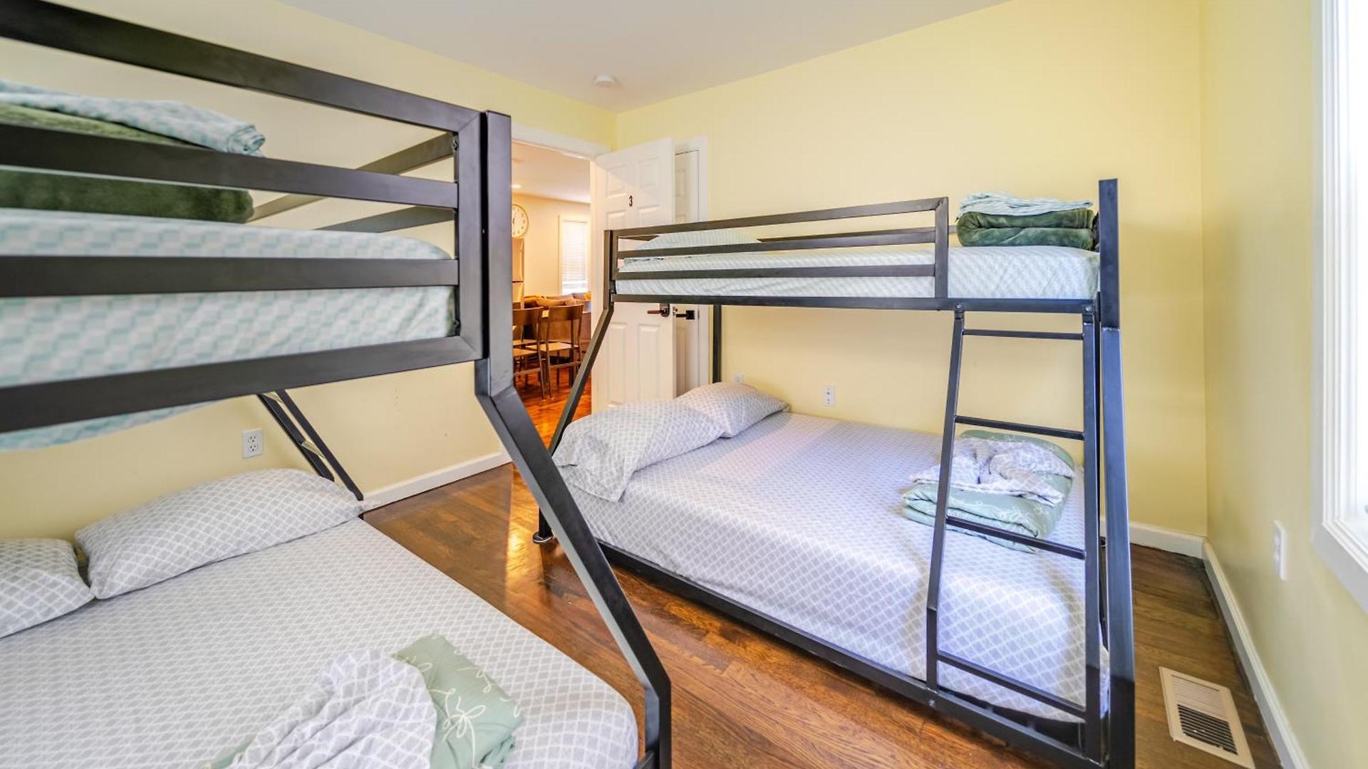 Stylish 4br Boston, Pet-friendly Near Savin Hill, I-93 & Red Line 30-1 Boston