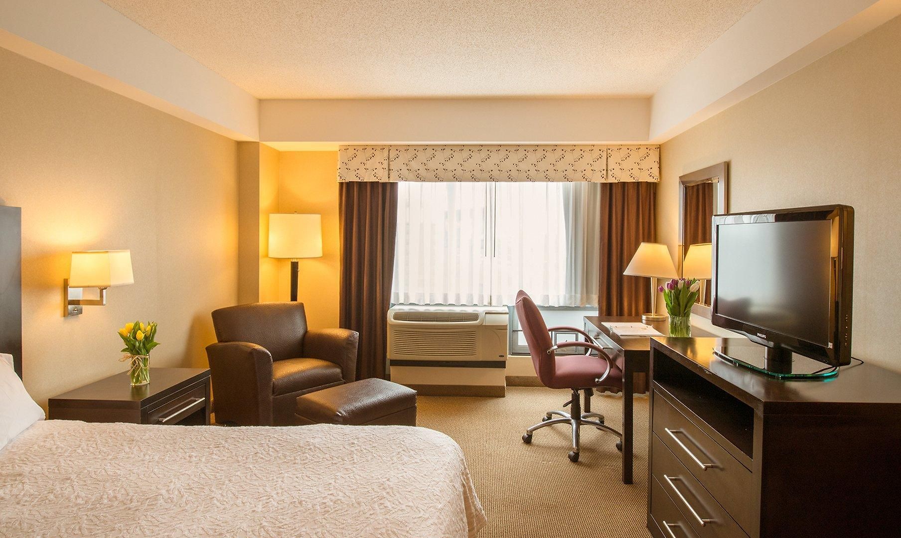 Hampton & Crosstown Center Hotel Boston