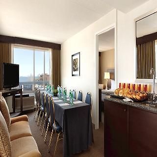 Hotel Doubletree By Hilton Bayside 3*