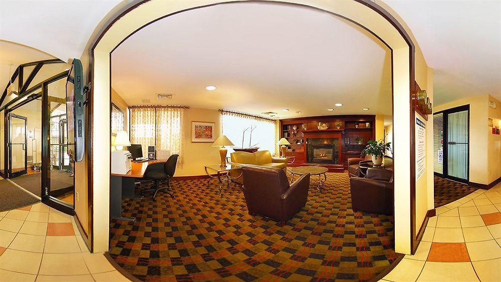 Hotel Ramada By Wyndham Boston