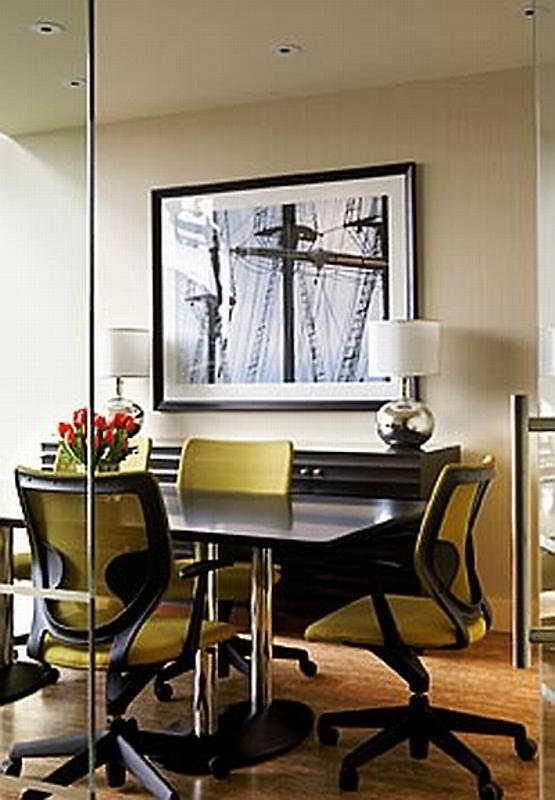 Renaissance Seaport District Hotel 4*