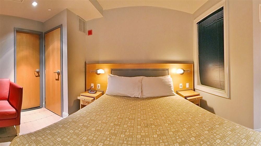 Charlesmark Hotel