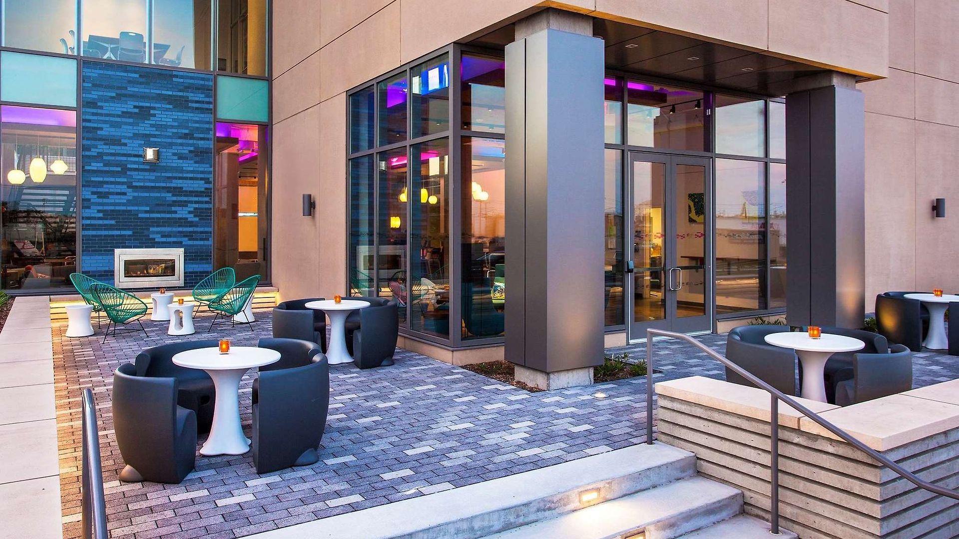 Aloft By Marriott Seaport District Boston