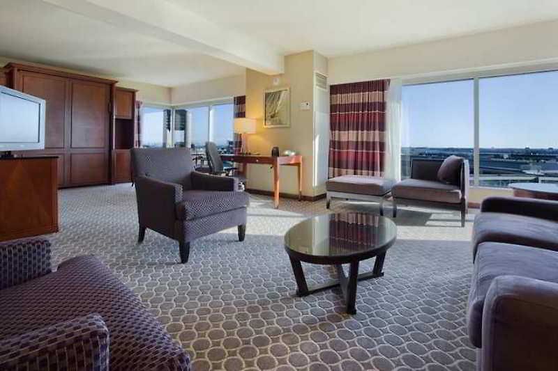 Hilton Logan Airport Hotel