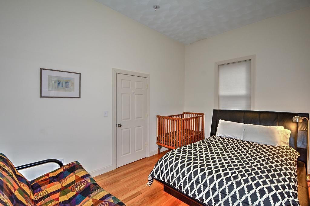 2 Bedroom In Jamaica Plain With Parking Apartment *