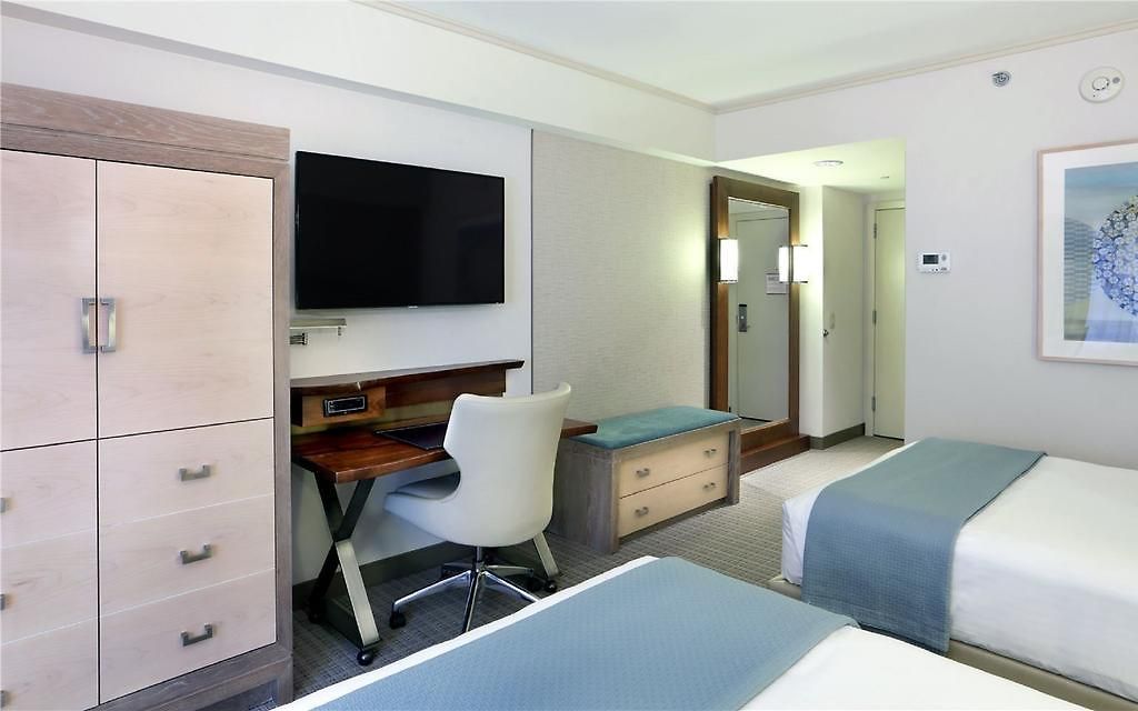 Seaport Hotel 4*