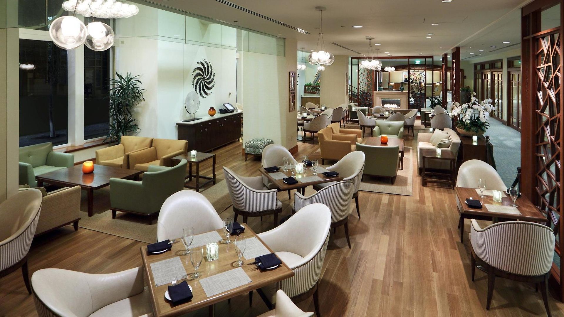 Seaport Hotel 4*