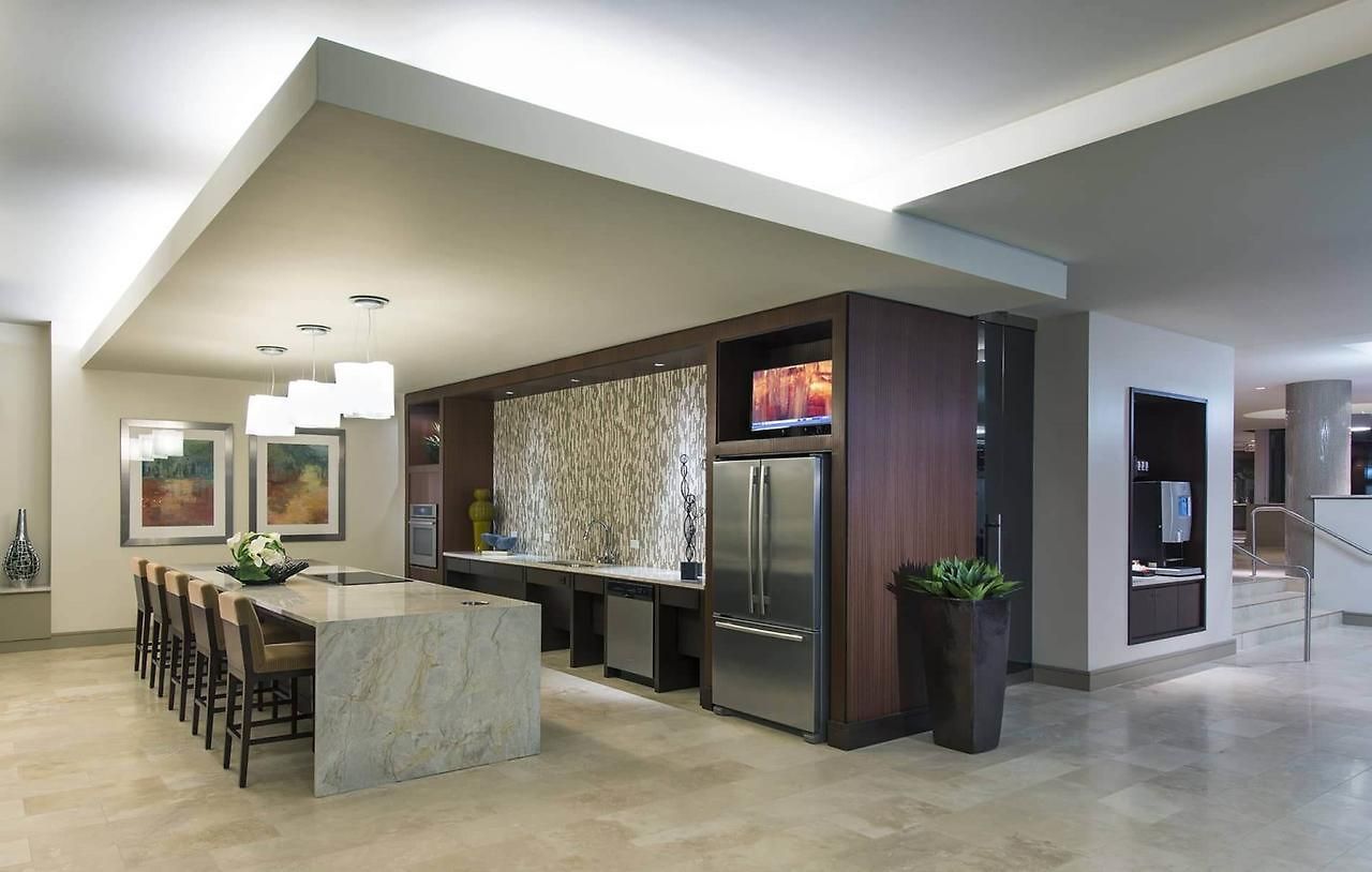 Global Luxury At Seaport * Boston