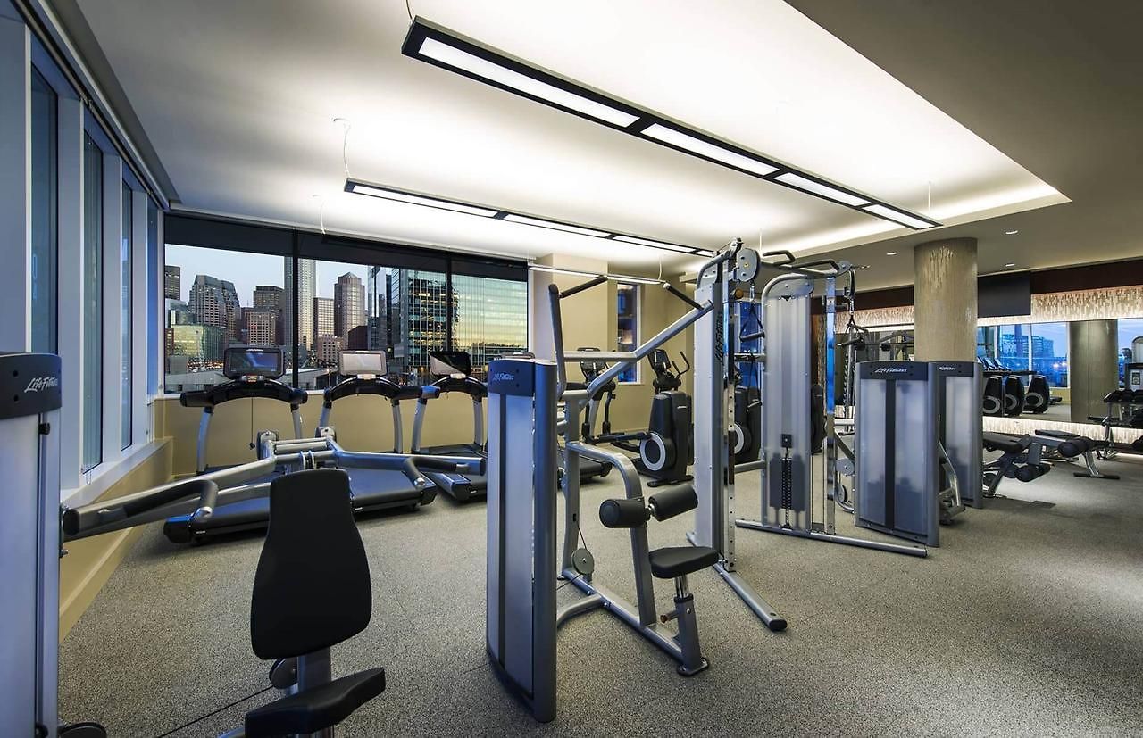 Global Luxury At Seaport * Boston