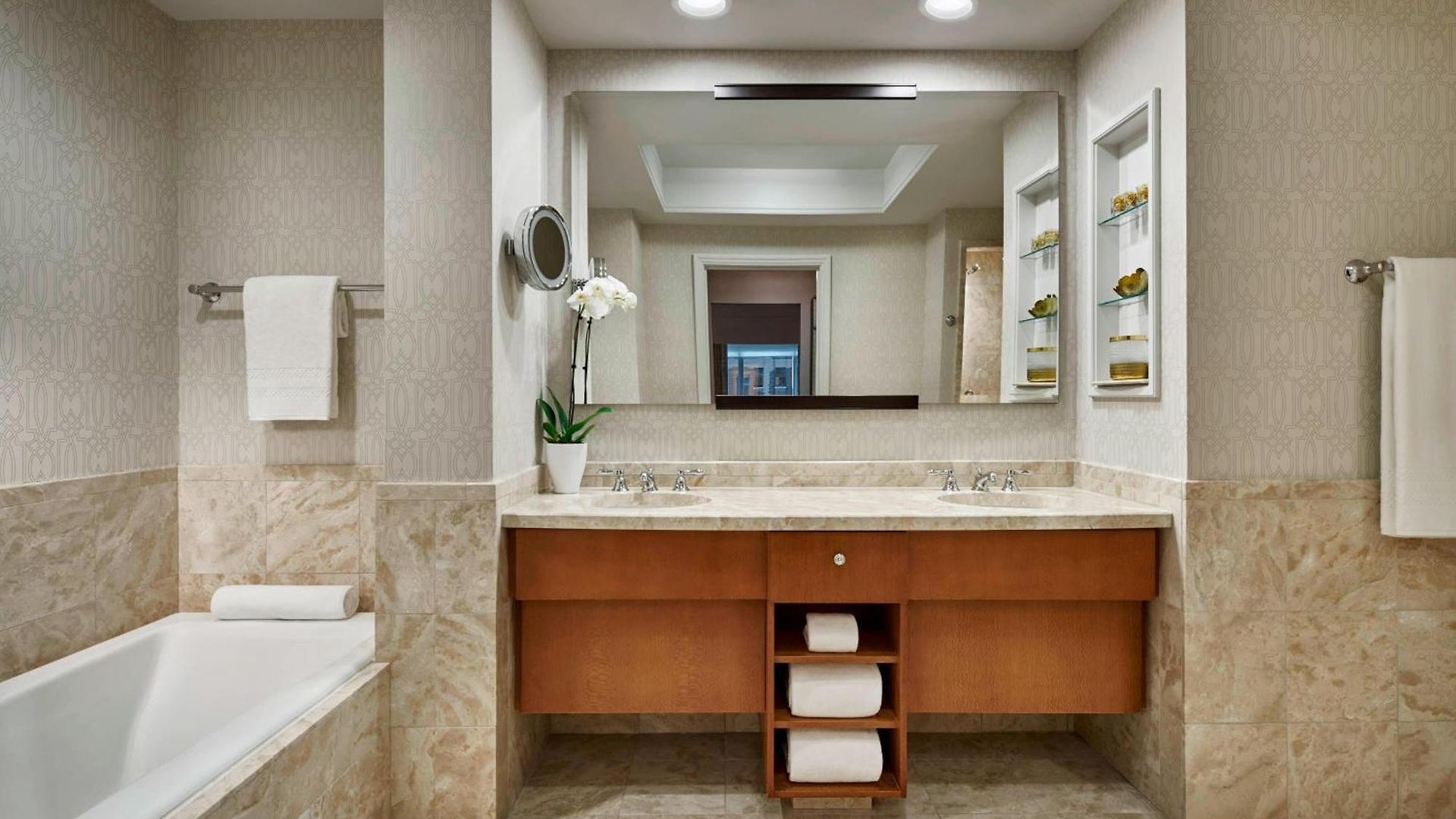 The Ritz-carlton, Hotel 5*