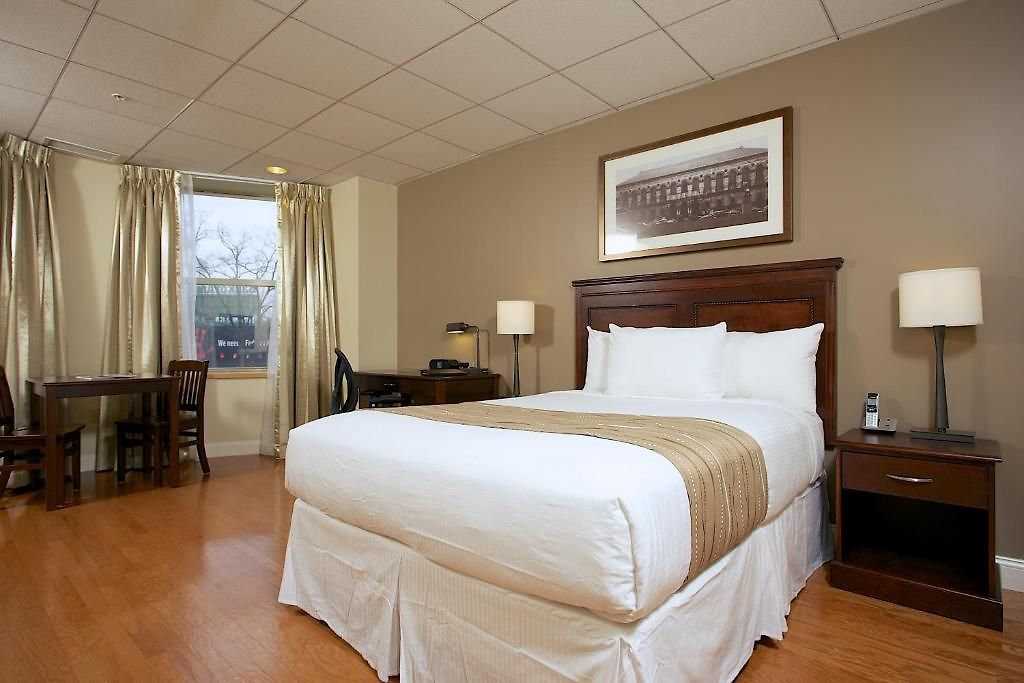 Buckminster Hotel