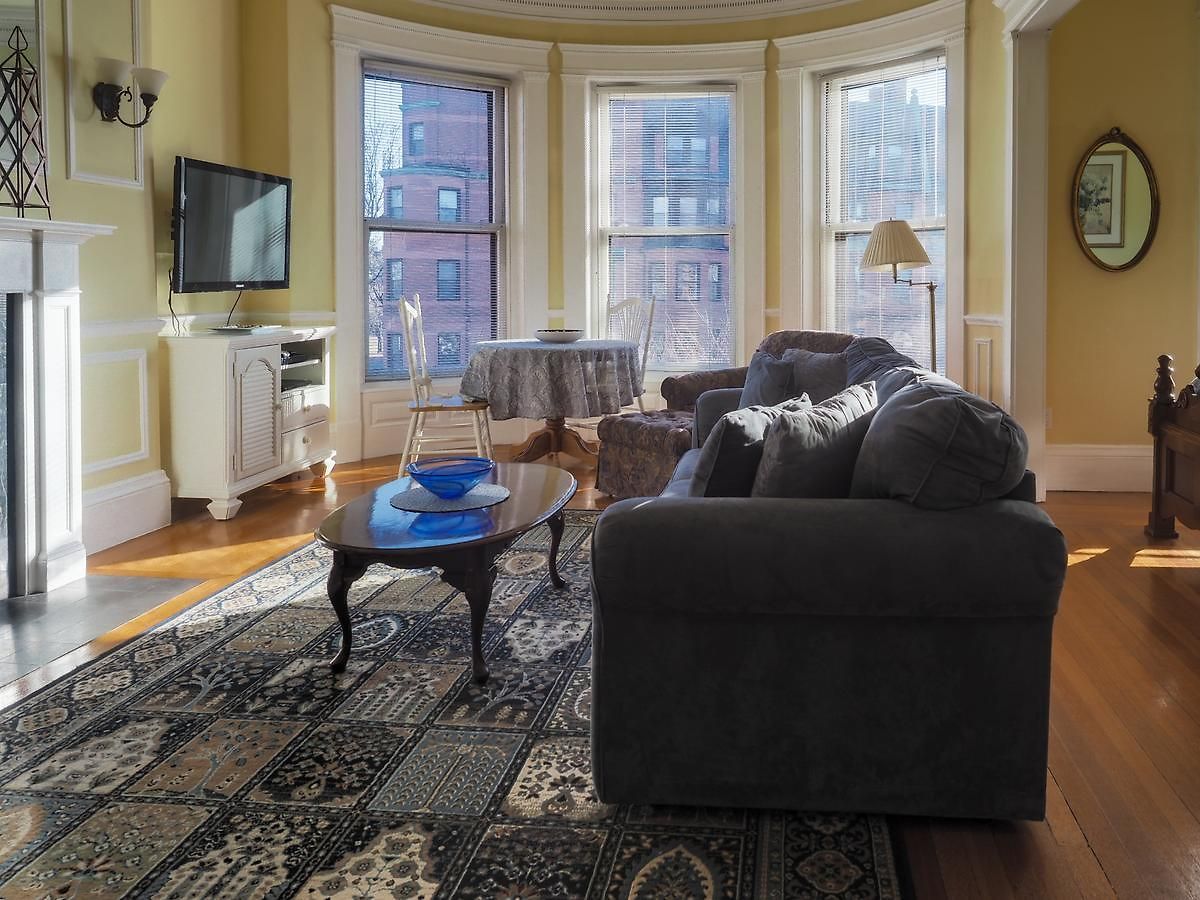 Bed & Breakfast The Gryphon House Boston