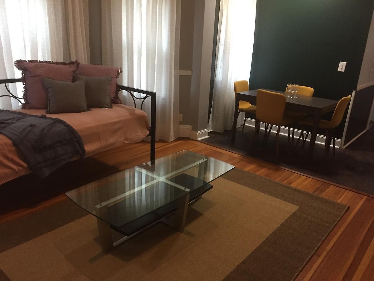 Hilltop Guest house Boston