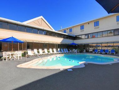 Hotel Ramada By Wyndham Boston