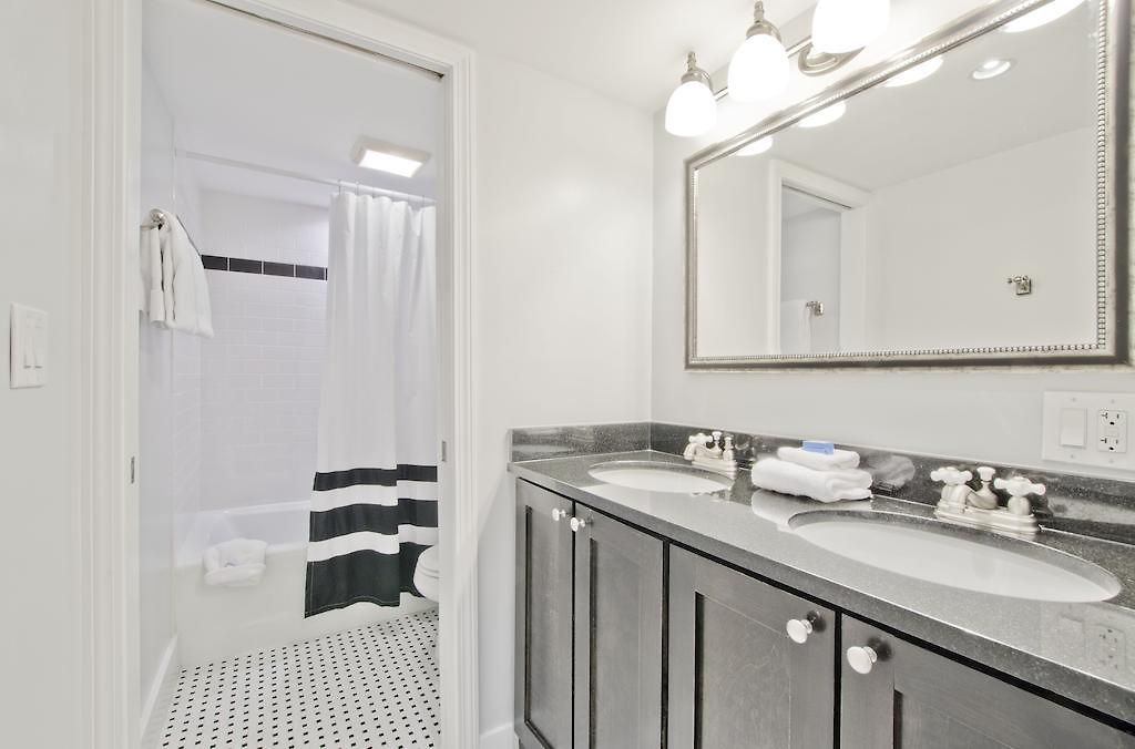 Back Bay Beacon Apartment Boston