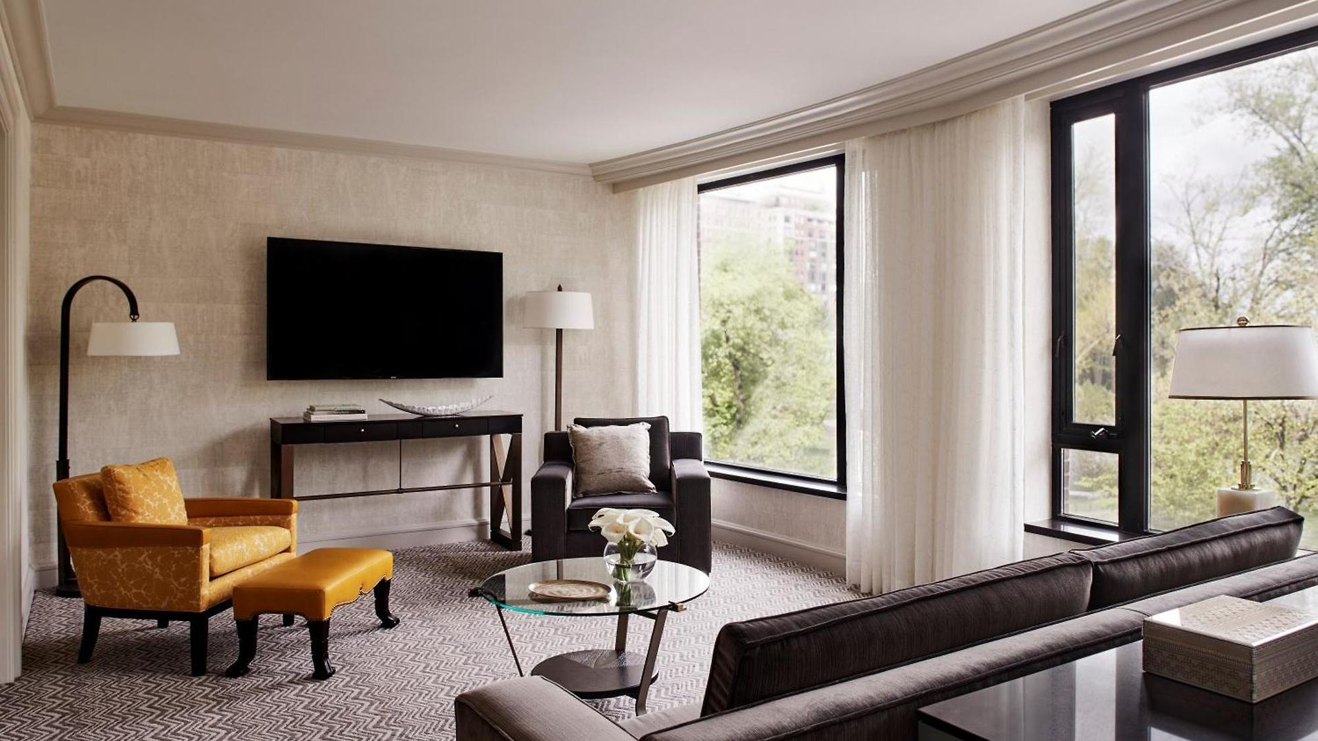 Four Seasons Hotel 5*