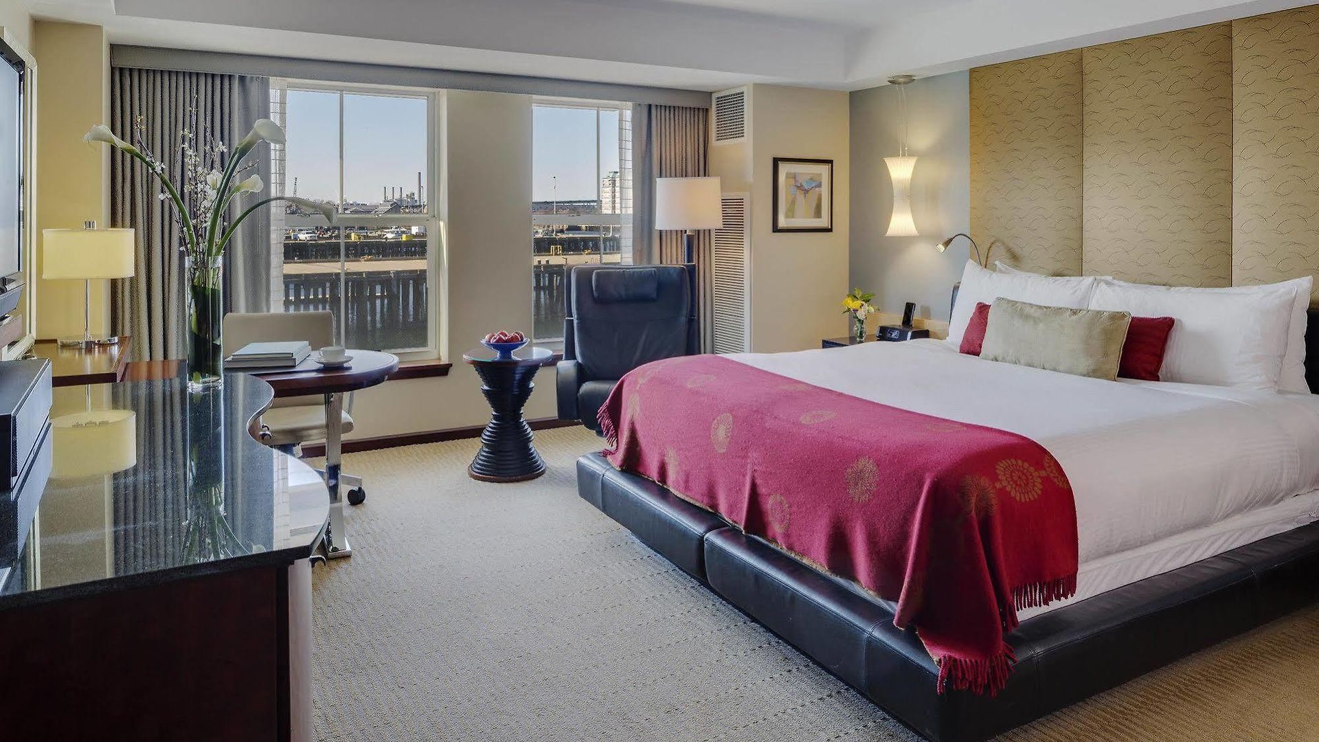 Battery Wharf Hotel, Waterfront Hotel 4*