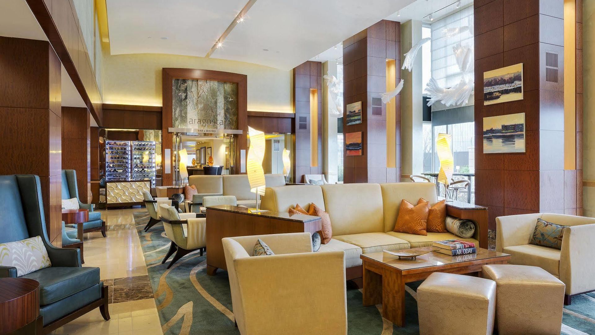 Battery Wharf Hotel, Waterfront