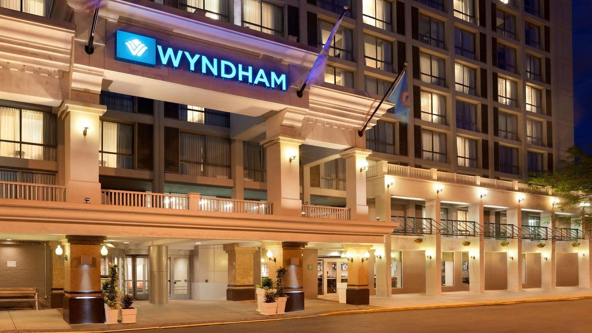 Hotel Wyndham Beacon Hill 4*