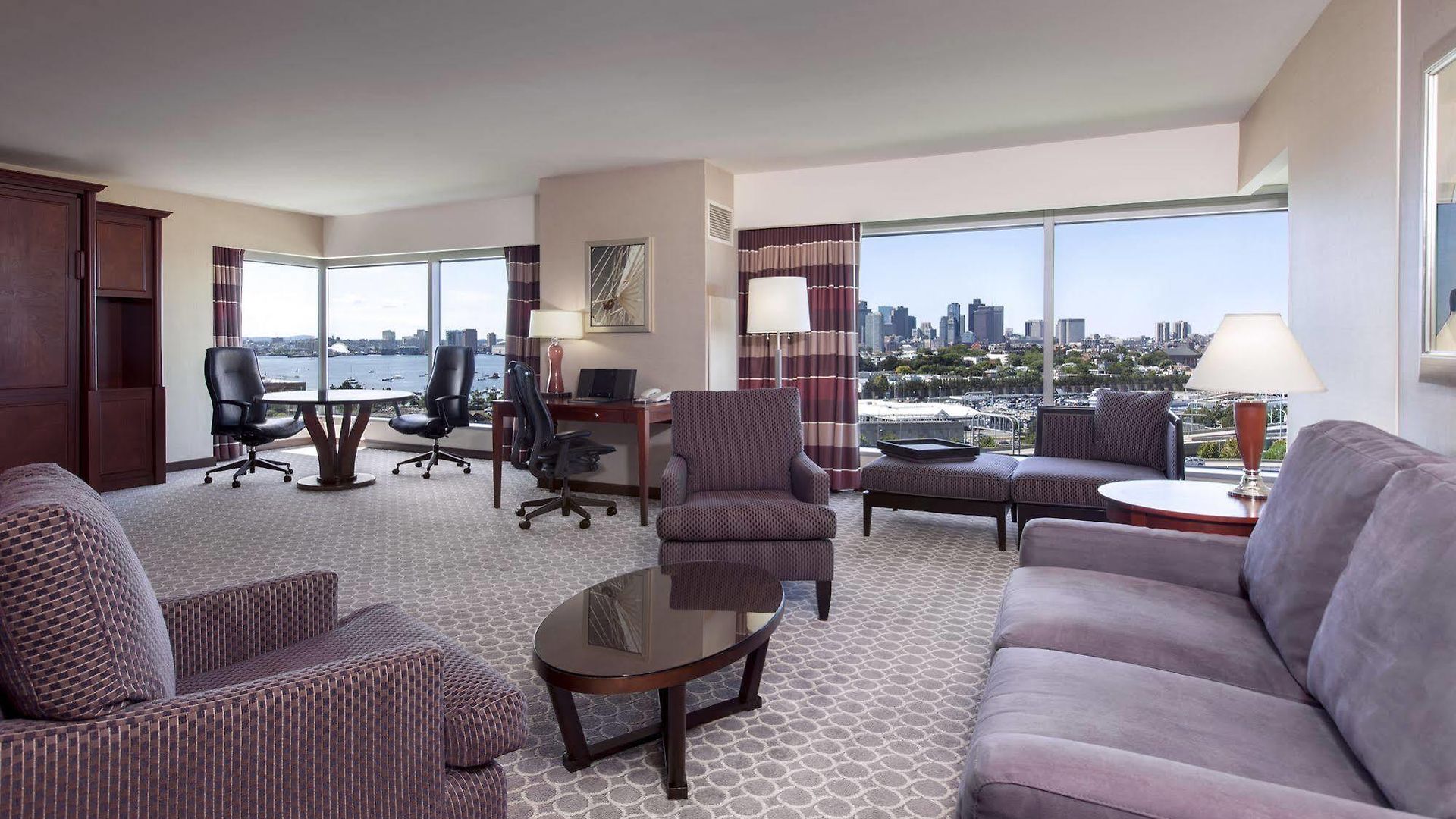 Hilton Logan Airport 4*