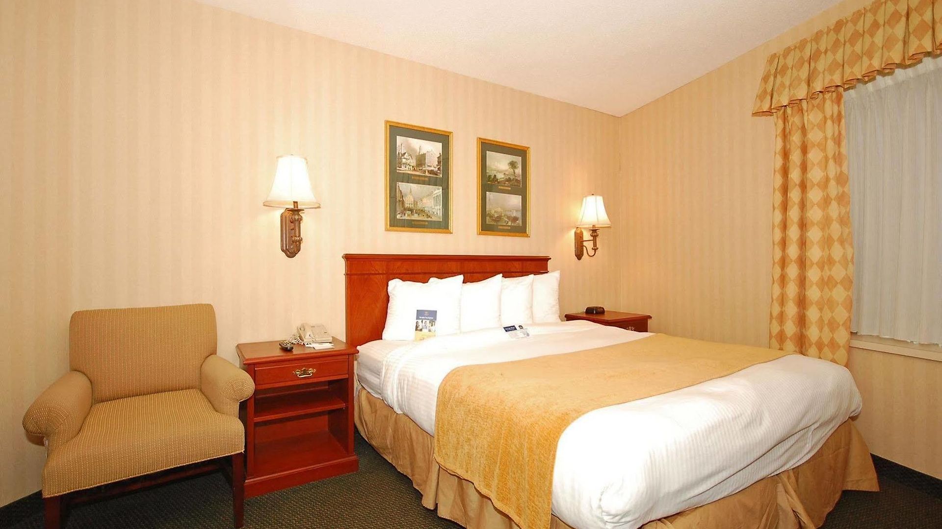 Western 3* Boston