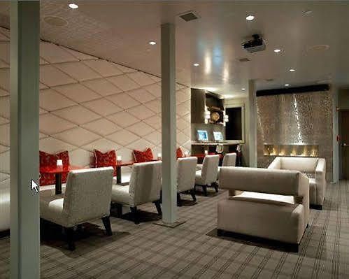 Charlesmark Hotel