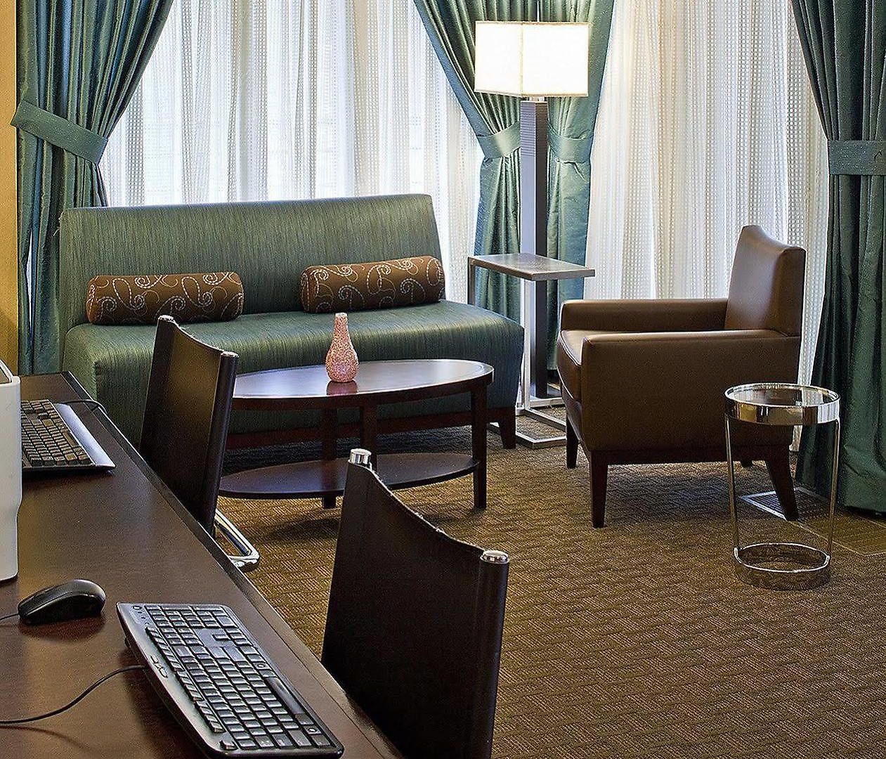 Hotel Boston 2*