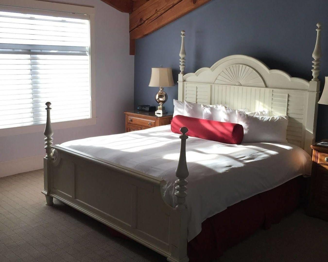 Yacht Haven 4* Boston