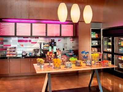 Aloft By Marriott Seaport District Hotel 4*