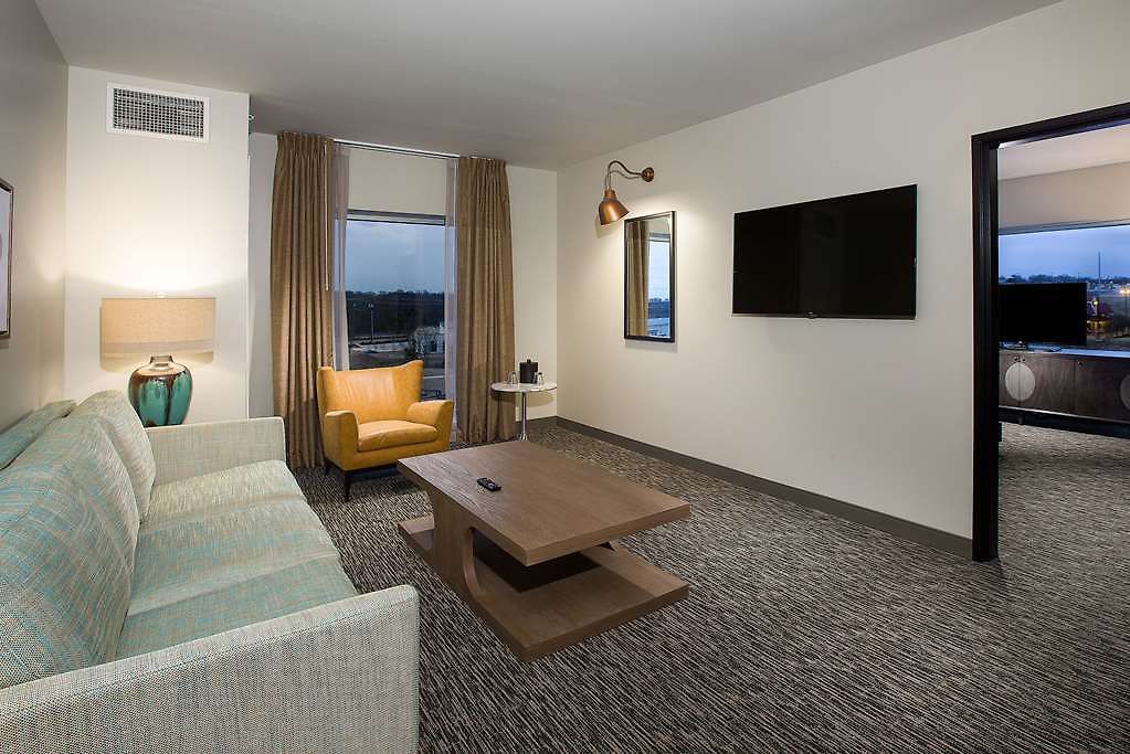 Cambria Downtown - Seaport 4*