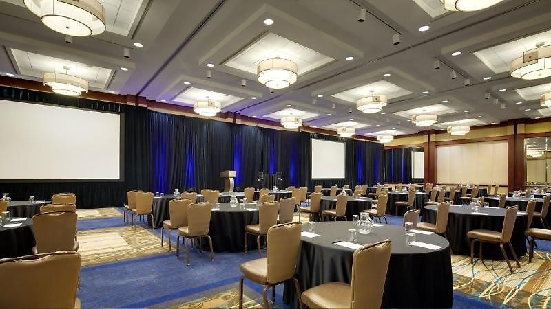Hyatt Regency Harbor Hotel 4*